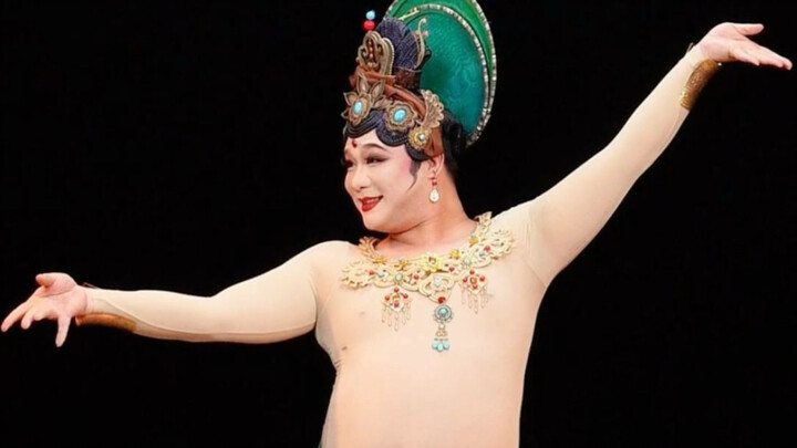 Is there any student who recognized me from this dance?