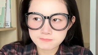 Học được rồi! Trang điểm càng kỳ quái càng đẹp!