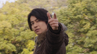 Ayah merah monster bertangan satu itu sangat keren, dan Kamen Rider Gris melakukan debutnya.