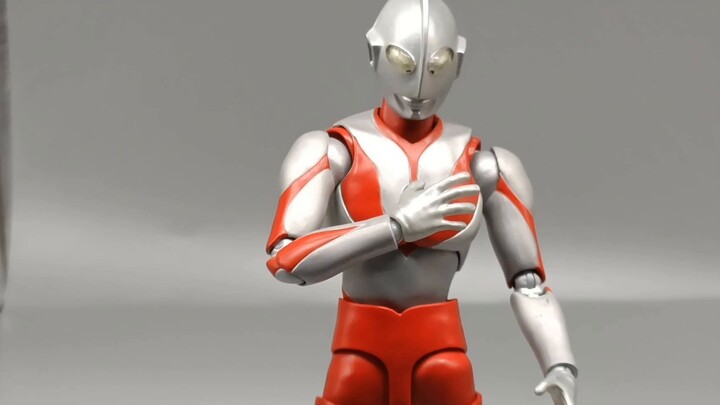 [Hoạt hình stop-motion] Làm lại "Súp gà" bằng Ultraman SHF