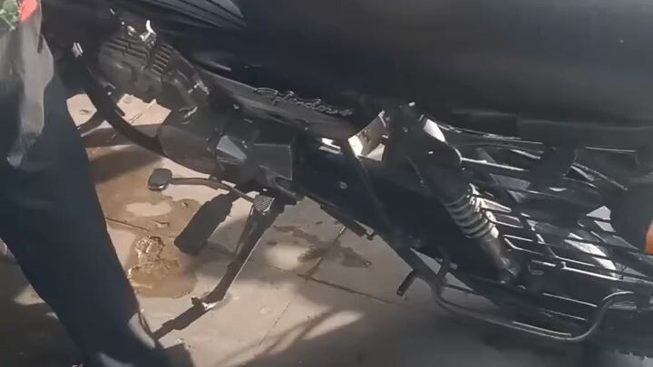 🏍️🔥 बाइक का शौक ही अलग है! 🔥🏍️पुरानी बाइक हो या नई बाइक, हर बाइक की अपनी एक अलग पहचान और कहानी ह