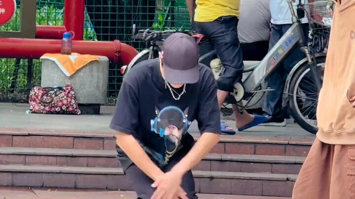 The uncle is too strong, no one can beat him