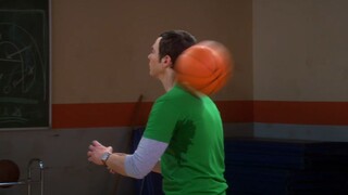 [The Big Bang Theory] When playing basketball, it’s normal to have some movements!