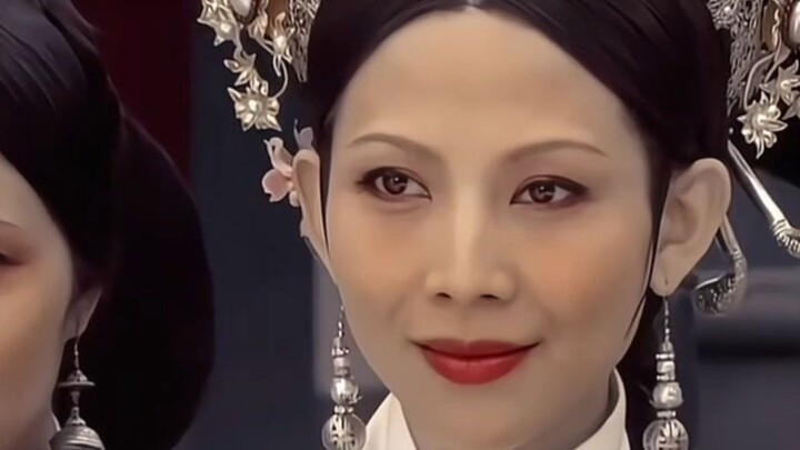 Even the Queen knew that Huanhuan was well-read, otherwise how could she recite poetry so easily?