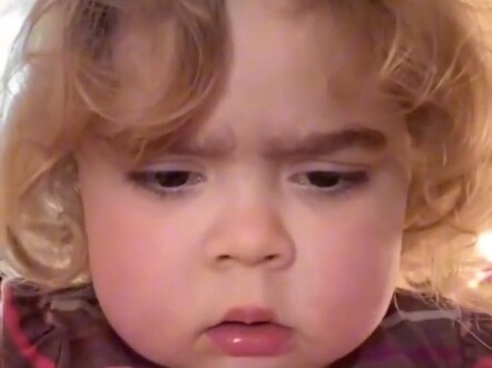 萌娃：“不允许，不允许，好吧”……