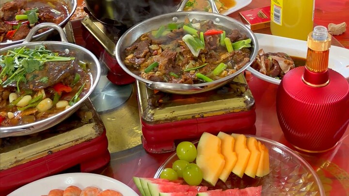 Hướng dẫn quay thực tế chuyện “ăn ké” tiệc cưới ở nông thôn: cái danh của Kiến Quân quả là hữu dụng
