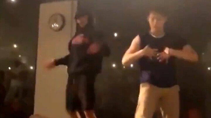 【ريكيمارو rikimaru】رقصة لي آه كيم لأغنية Shape of You