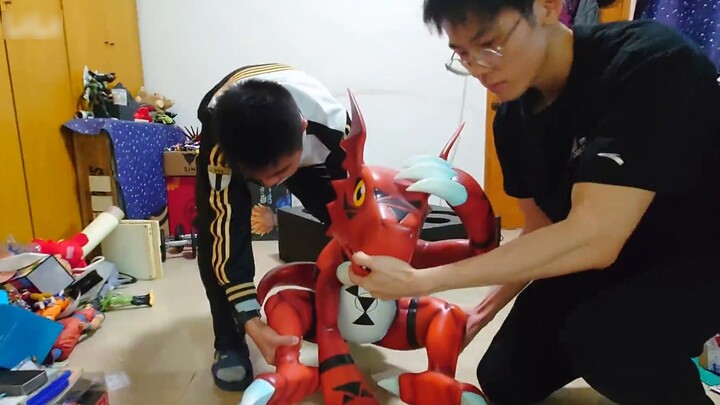 [Quick unboxing] Guilmon, the birth of a 1:1 large scale GK