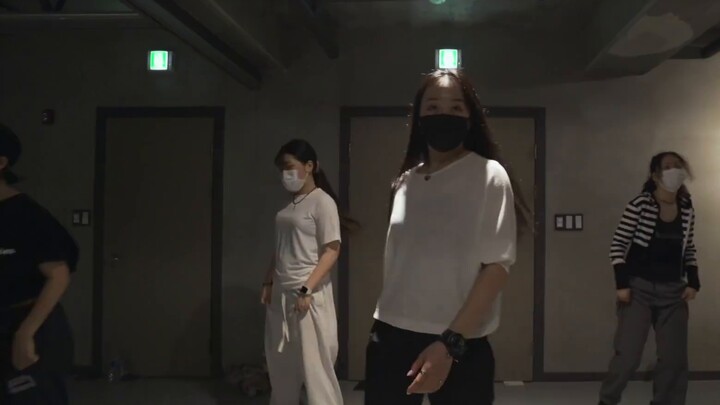 Koreografi terbaru Bada Lee untuk single Kiana Lede "Can I"