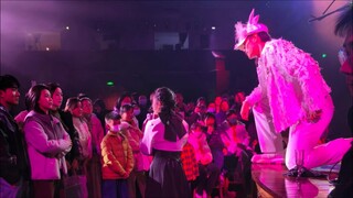 Cùng nhau tham gia bữa tiệc khiêu vũ sôi động nào