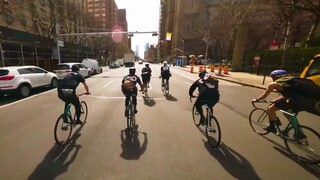 “宁愿在自由中跌倒，也不在束缚中爬行”