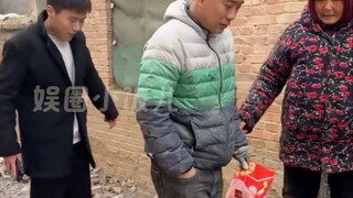 果然还是太夸张了 "相亲 "