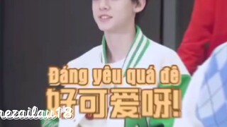 ai ns ổng dễ thw nx là ổng cho ăn đạp=)) Thấy dễ thương mò ta:(