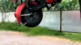 In Guangdong, a fall on a rainy day can ruin your whole day.