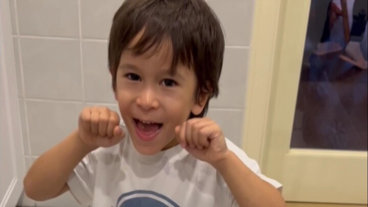 Toàn là mưu mẹo, ốm cũng không bỏ lỡ