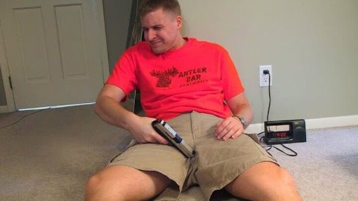 👋 He Zige teaches you how to defuse a bomb💣