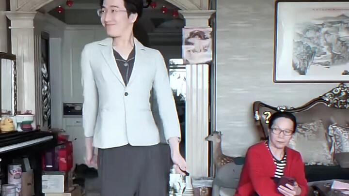 Langkah angkuh si Paman Kucing menuai kontroversi, seluruh internet pun menirunya namun langsung ken