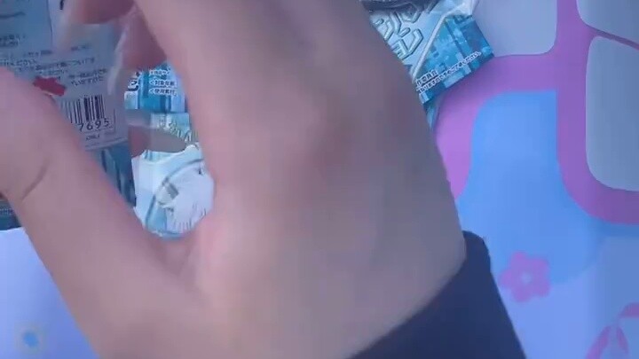 Chigu Diary/Smoke a Jujutsu Kaisen before watching the concert.