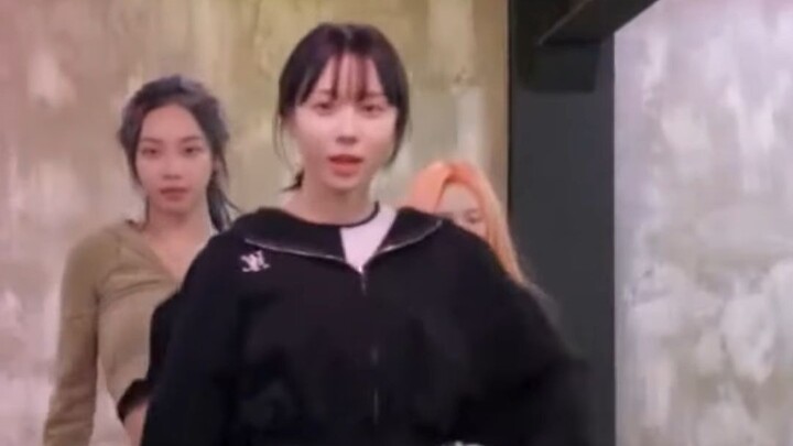 MÙA ĐÔNG Kim Min-jung Step Back phòng tập nhảy fan làm thẳng ảnh