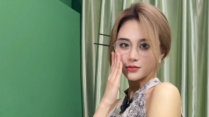 Tư thế mới khi Ù bài: Ù kiểu “xì hơi”