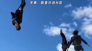 A Japanese specialty! High-difficulty performance by a suit-clad cheerleading squad