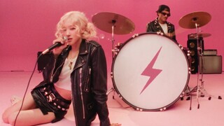 Ca khúc hợp tác APT. của ROSÉ và Bruno Mars do Park Chae-young thể hiện đã được phát hành.