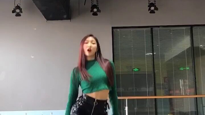 【Ao Xinyi】Dun Dun hadir! Apakah cukup cepat? Para siswa tari modern Akademi Tari Beijing meng-cover 