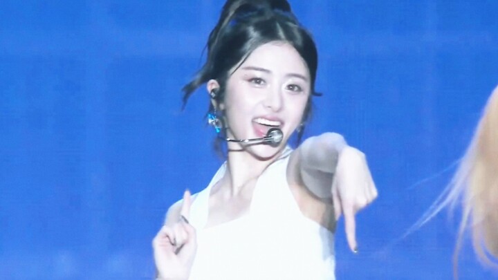 Finally figured out why Japan just can’t get enough of them! [LE SSERAFIM Japan Tour Stage “Choices”