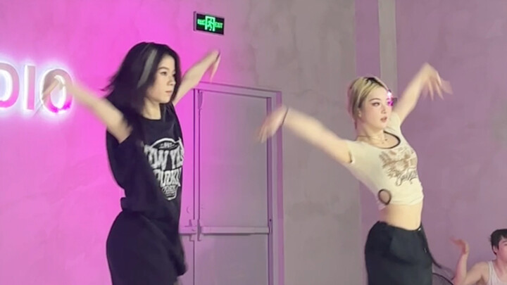le｜บางครั้งเต้นรำตามจังหวะแจ๊ส