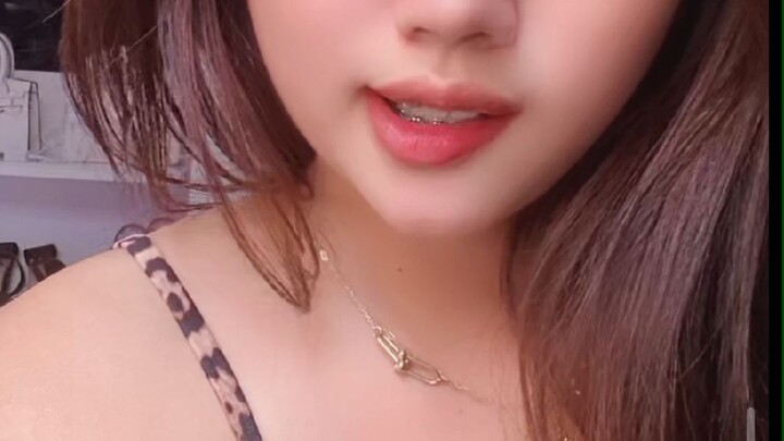 hot girl 🥵🥵  may sumilip watch till end💦💦