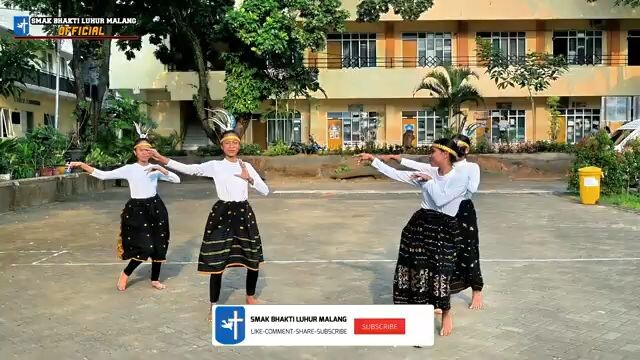dance (tari) nona ambon pica pica