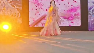 Drama Xie Yuchen hampir seluruhnya dipentaskan di tempat.