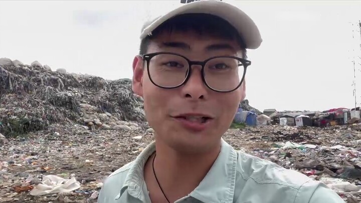 Saat memasuki daerah kumuh Afrika, pemandangan di dalamnya begitu mengejutkan. Mengapa begitu banyak