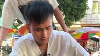 Padahal, banyak orang yang belum tahu kalau ikan gurame kukus lebih nikmat, dagingnya juga lezat dan