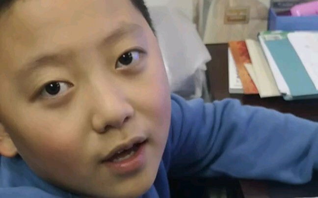 Vẫn nhắm vào bài hát này mà làm.