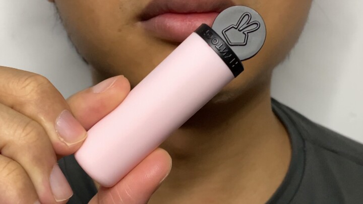 Pastel minyak? Lebih mirip lumpur bibir padat! ! Lipstik Oil Pastel Kelinci Hitam 01 Warna