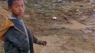 Trẻ em vùng núi lớn mong các bạn trưởng thành có thể tự mình gánh vác