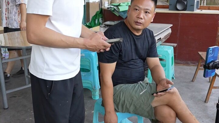 Một ngày câu được bao nhiêu cá với 60 tệ? Không biết sếp có ngơ ra không.