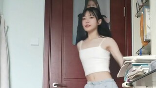 Một người phụ nữ dữ dội xuất hiện lần đầu trong một căn phòng có máy lạnh? Bạn là người chân trần qu