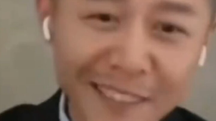 Khoảnh khắc đỉnh cao trong livestream của Đại Băng: Kết nối âm thanh với một anh chàng trẻ con, chỉ 