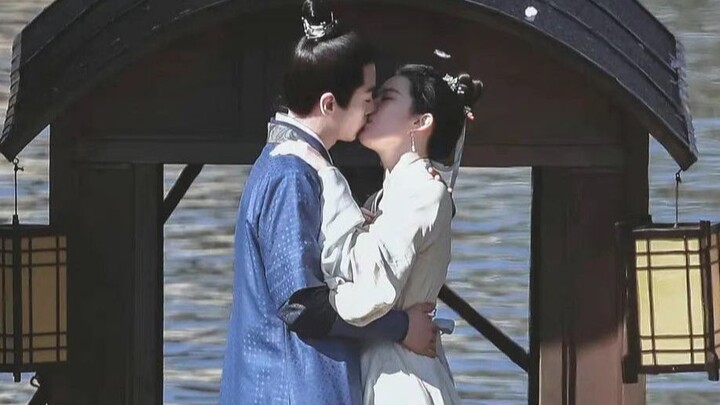 “Hóa ra khi yêu một người, trong mắt anh ấy chỉ có mình cô ấy” | Lưu Diệc Phi – Trần Hiểu