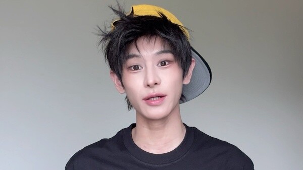 Temanku sedang membuat koreografi lagi.