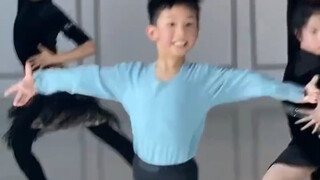 الرقص مع ابتسامة