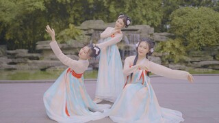 By the serene pool, with eyebrows lowered and hair tied up on the balcony [Yizhi Dance Company]
