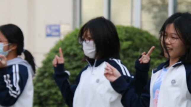 Berikan kejutan dua dimensi pada tarian sekolah