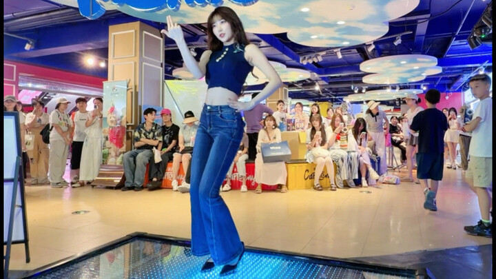 คนนับร้อยมุงดูสถานการณ์เครื่องเต้นสด คุณพี่รีวิวเต้นเพลง hush