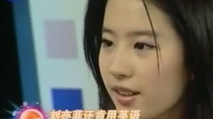 Ternyata, siapa pun yang melihat dirinya di masa lalu pasti bakal canggung hahaha. Ya udah dewasa se