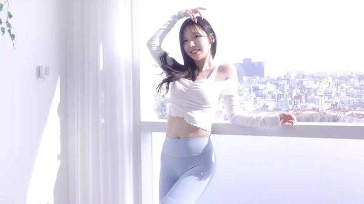 Sovely's energetic yoga outfit