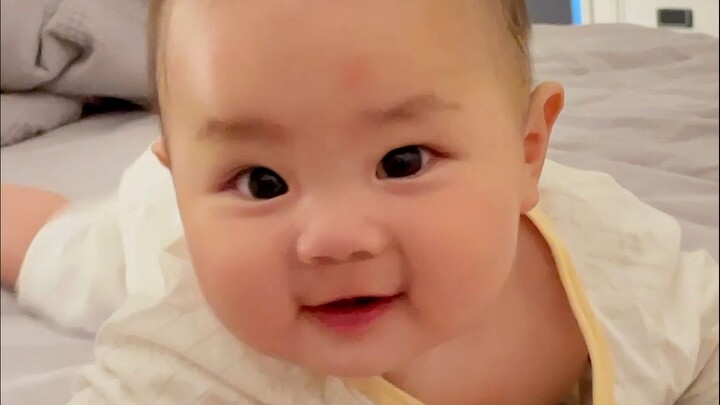 Immersive bedtime routine with the kid—so cute!