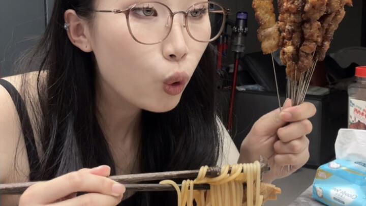 Mẹ ơi, cuộc đời chính là vị đậm đà và béo ngậy sôi sùng sục!